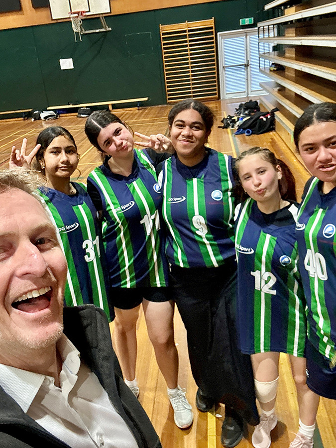 Open Girls Basketball Team Web