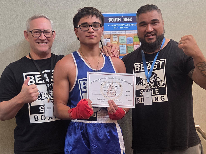Logan Golden Gloves Ni